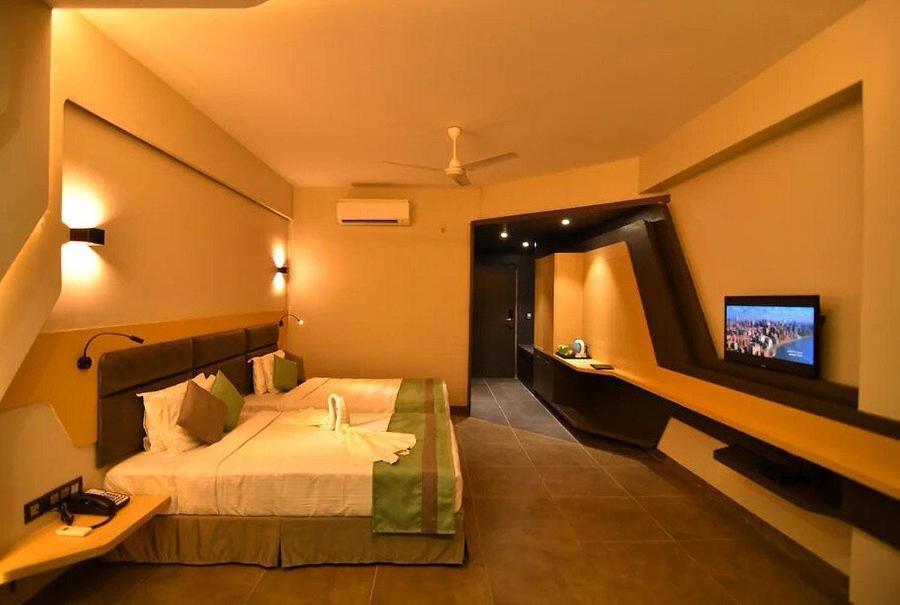 The Cent Hotel Hyderabad Exterior foto